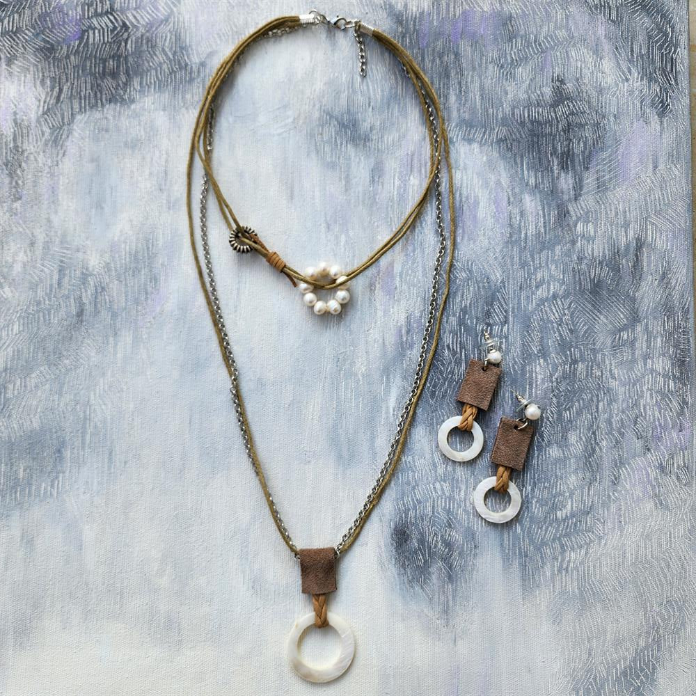 İnci ve Sedef Taşlı Uzun Kolye