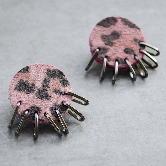 Leopar Desenli Deri Küpe