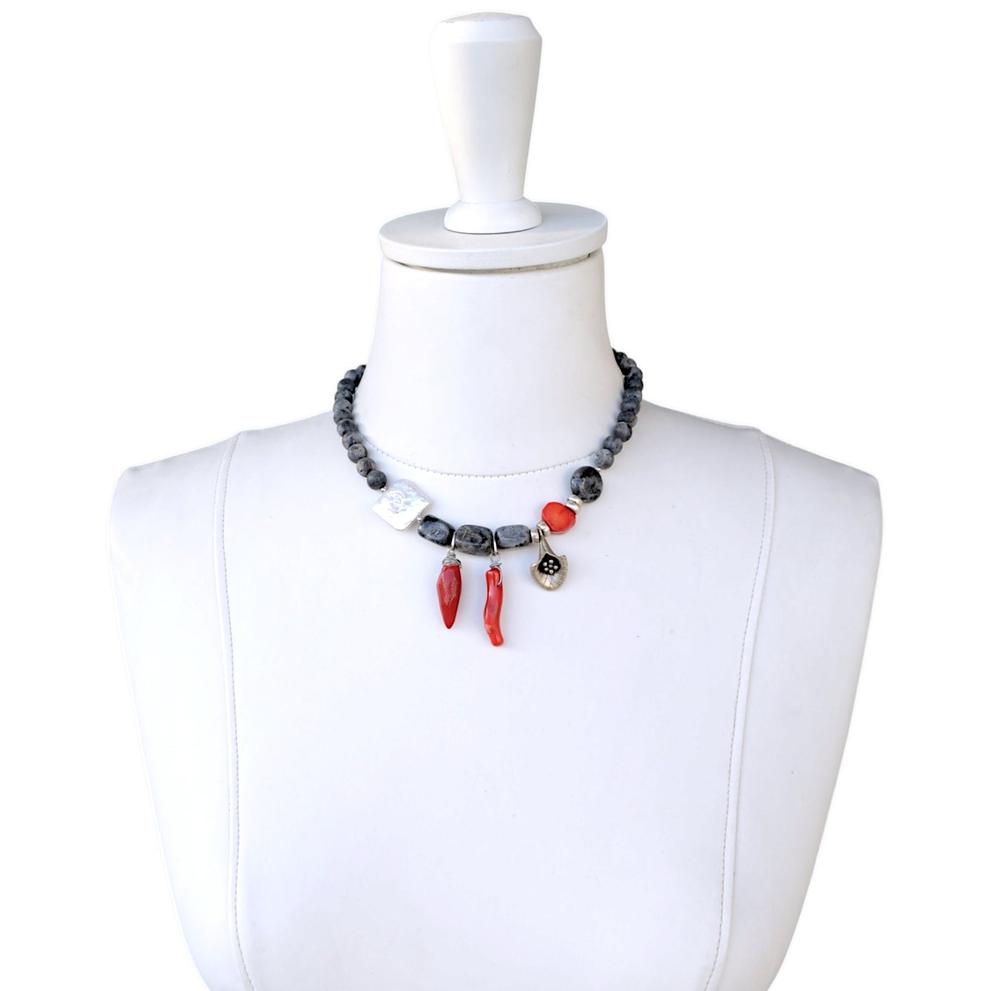 Kırmızı Gri Doğal Taş Kolye