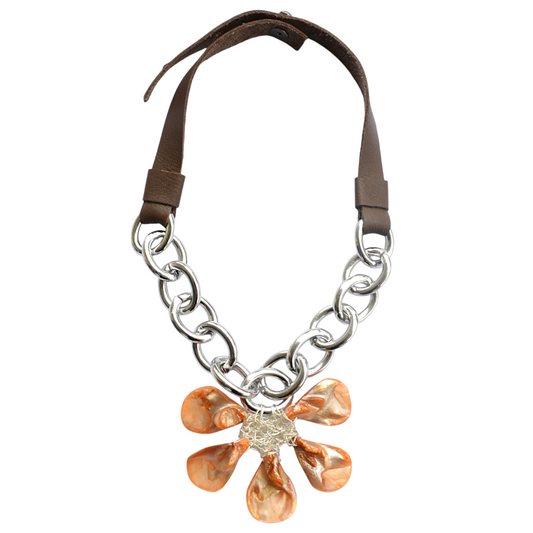 Sedef Taşlı Kahverengi Deri Kolye