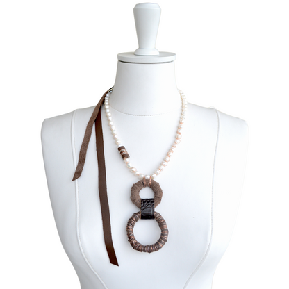 Kahverengi Derili İnci Kolye