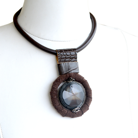 Akik Taşlı Kahverengi Deri Kolye