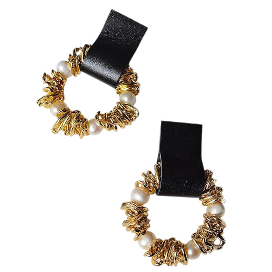 Kültür İncili Siyah Deri Küpe