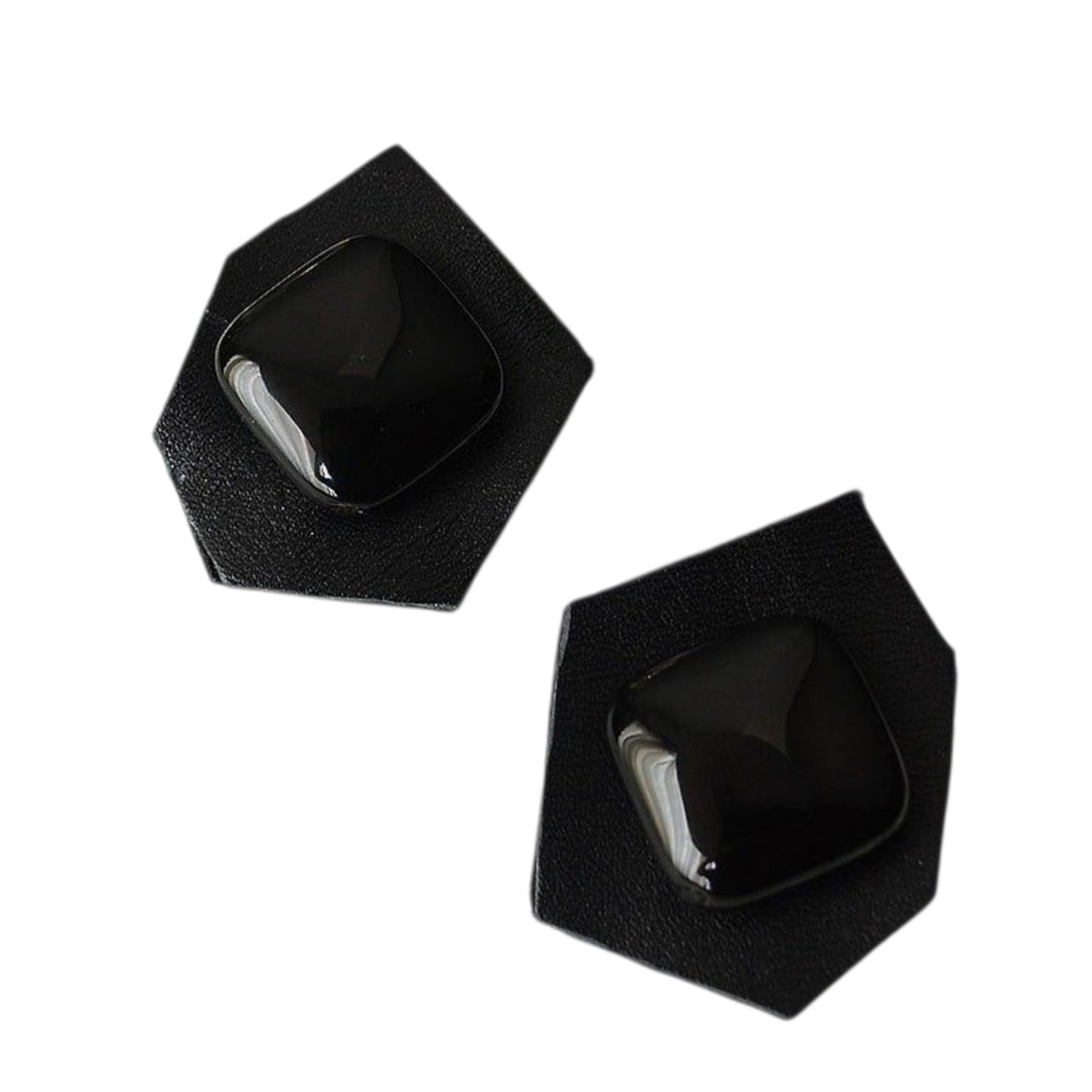 Oniks Taşlı Siyah Deri Küpe