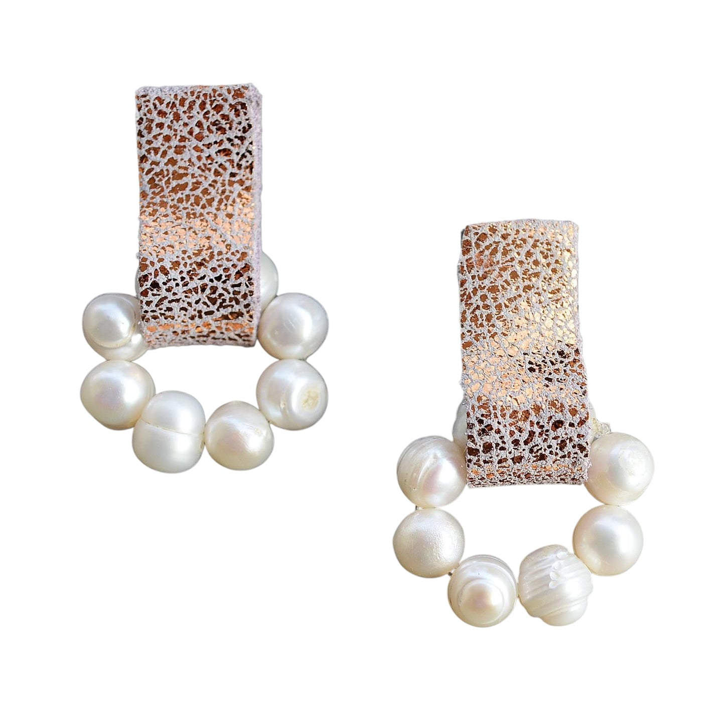 Metalik Derili İnci Küpe