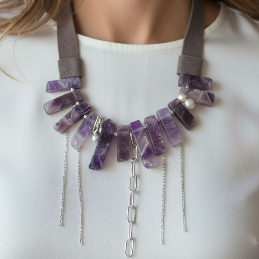 Ametist Taşlı Arkası Gri Deri Kolye