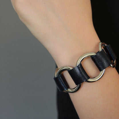 Siyah Derili Halka Bileklik